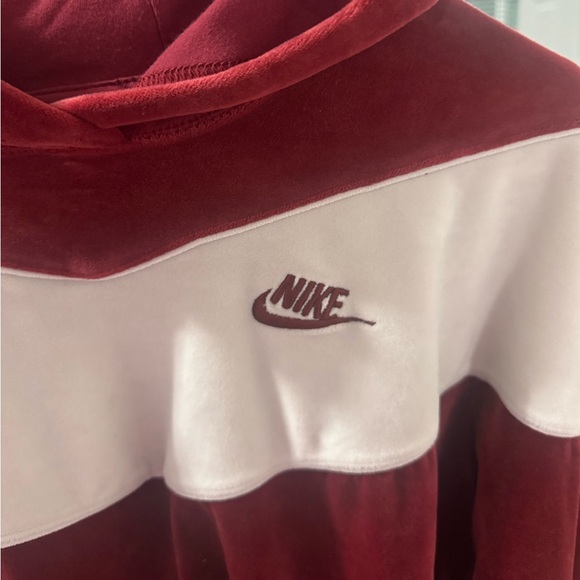 NIKE Velour Cropped Hoodie Sweatshirt - Picture 3 of 5